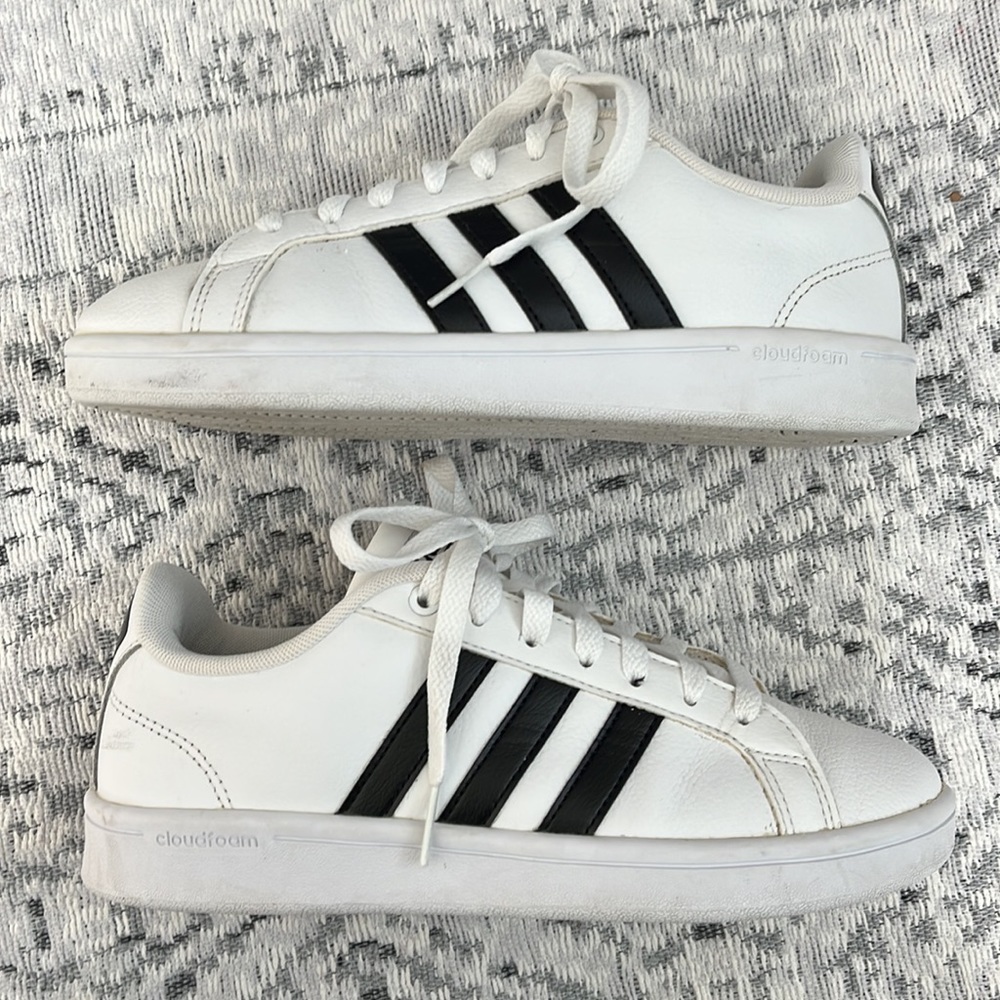 Adidas women’s size 6 grand court white cloud foam shoes